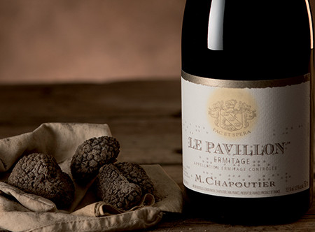 Notre vin "Le Pavillon" accompagné de truffes noires.